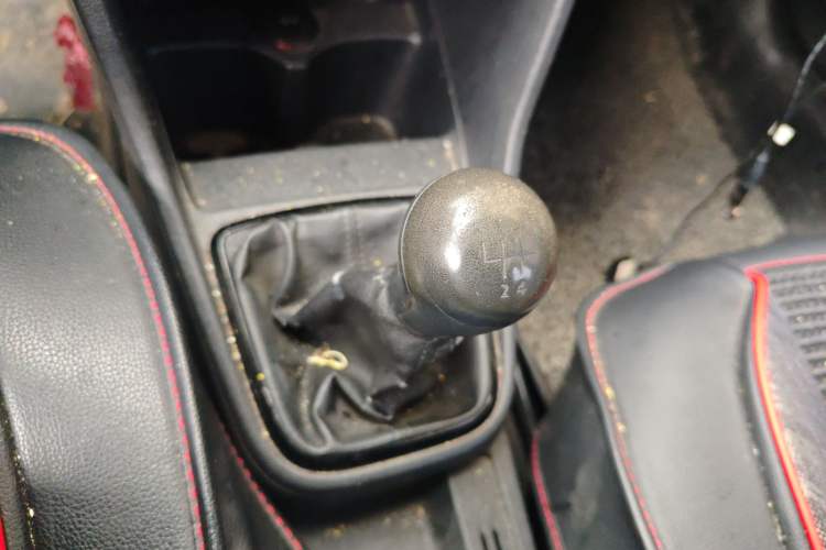 Used Volkswagen Jetta 2015 1.6L Manual Fashion Edition