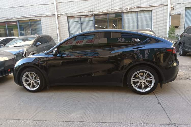 Used Tesla Model Y 2022 Rear-Wheel-Drive Version