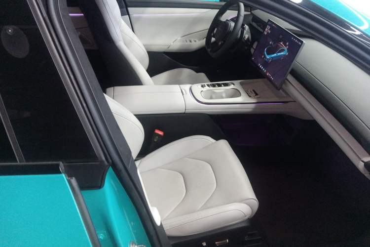 Used  SU7 2024 Four-Wheel Drive Ultra-Long Range Advanced Intelligent Driving Max Edition
