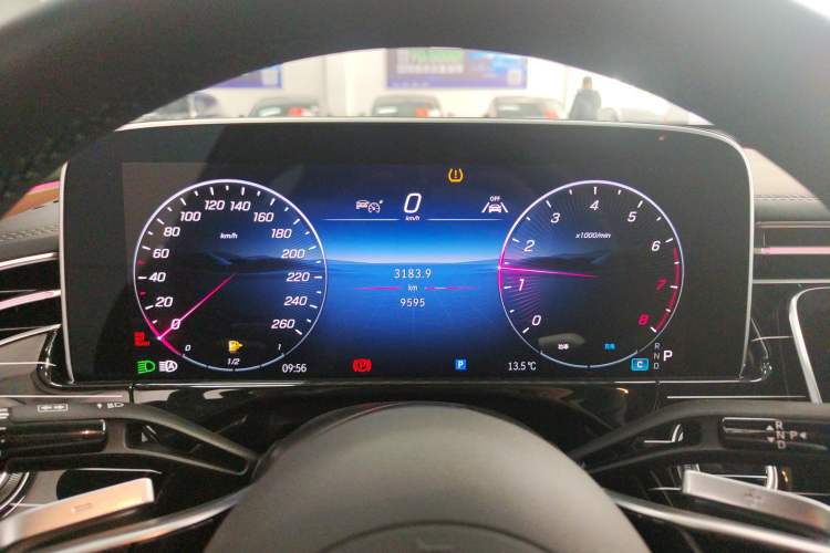 Used Mercedes-Benz E-Class 2025-Year Facelift E 260 L