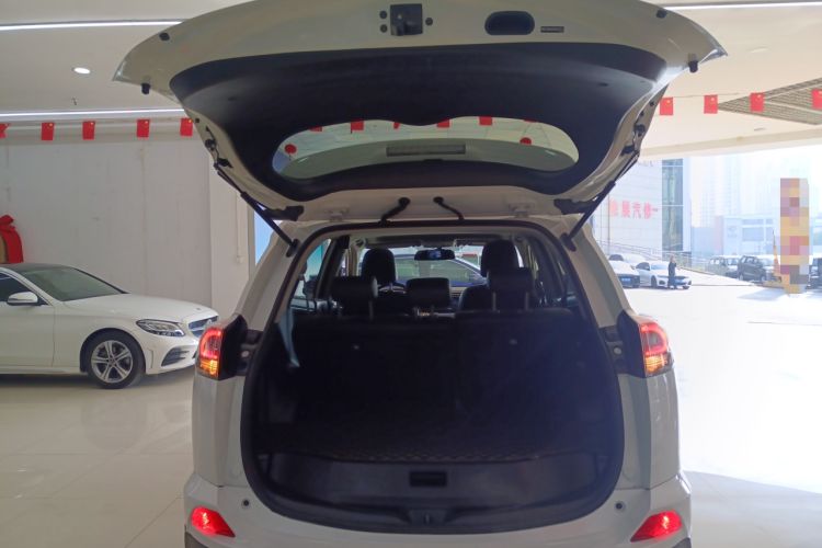 Used Toyota RAV4 2019 2.0L CVT Two-Wheel Drive Pioneer Edition China V Standard
