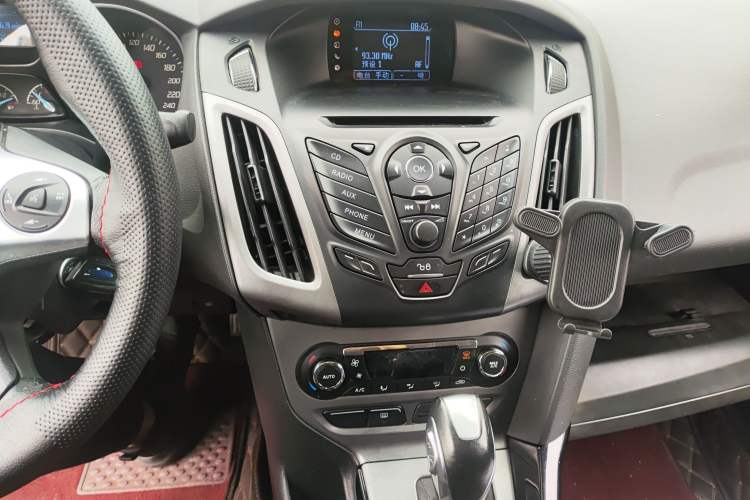 Used Ford Focus 2012 Sedan 1.6L Automatic Fashion Edition
