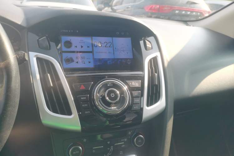 Used Ford Focus 2015 Hatchback 1.6L Automatic Fashion Edition
