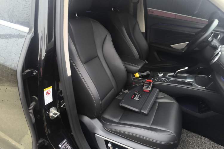 Used Wey VV6 2018 2.0T Two-Wheel-Drive Ultra-Luxury Version China V Standard
