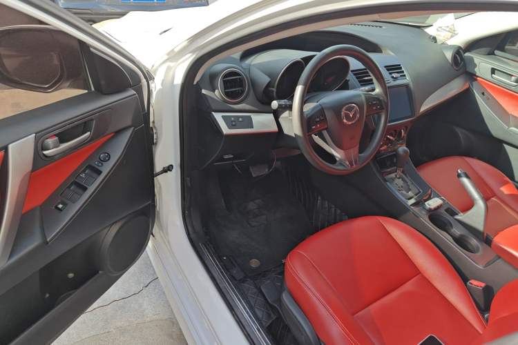 Used Mazda Mazda 3 2015 Hatchback 2.0L Automatic Sport Model
