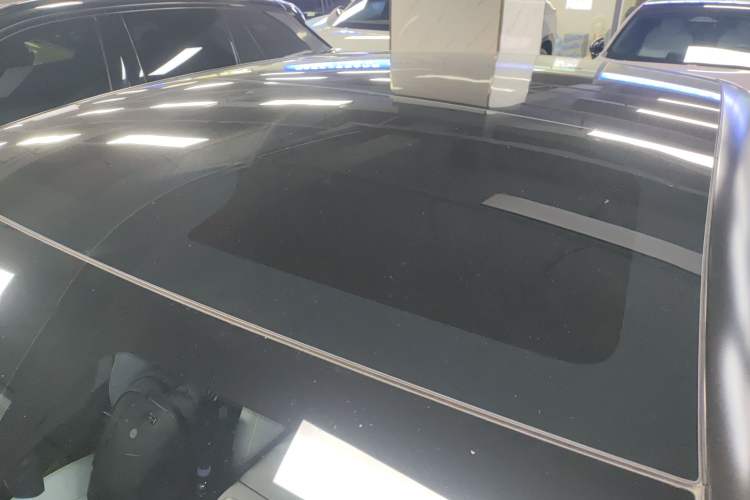 Used  11 2022 Long-Range Dual-Motor Luxury Edition 4 Seats
