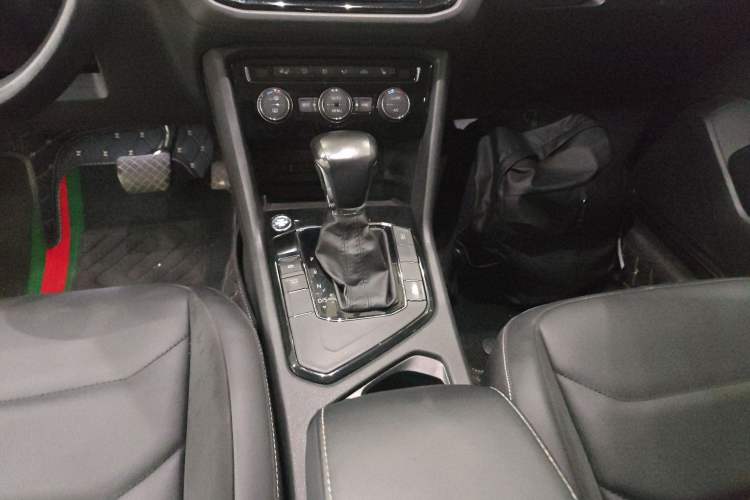 Used Volkswagen Tiguan L 2017 330TSI Automatic Two-Wheel Drive Luxury Edition
