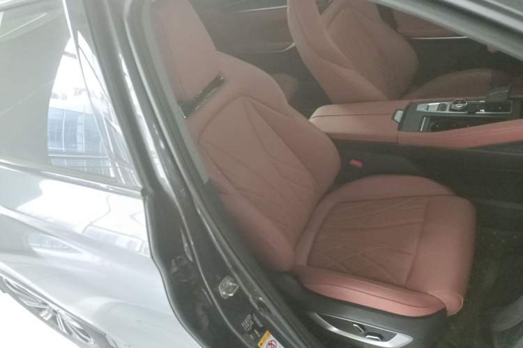 Used Changan CS75 PLUS 2024 3rd Generation Champion Edition 1.5T Intelligent Drive Dynamic Model
