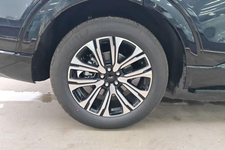 Used Ford Explorer 2024 2.3T EcoBoost Four-Wheel Drive Titanium Edition 7 Seats