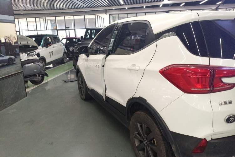 Used BYD Yuan New Energy 2019 EV535 Smart Connect Trendsetting Model
