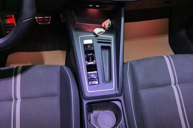 Used Volkswagen Golf 2023 Facelift 280TSI DSG R-Line Lite