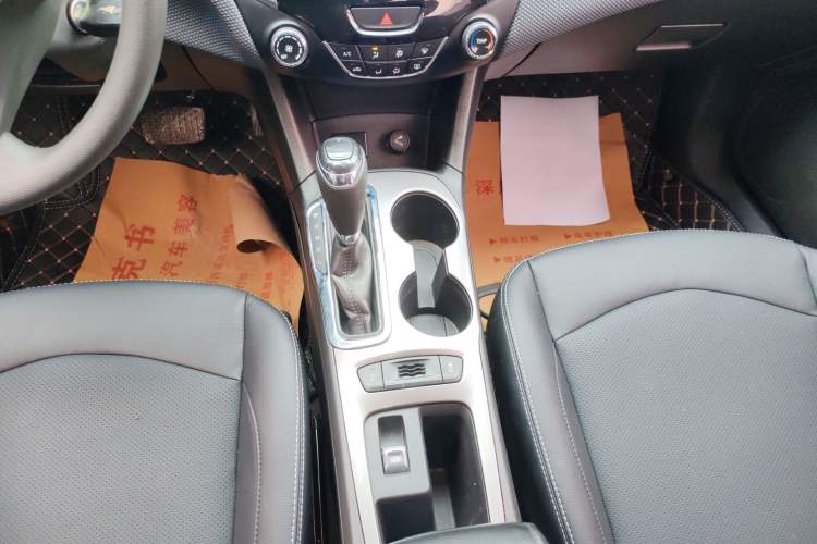 Used Chevrolet Cruze 2018 320 Automatic Pioneer Sunroof Edition
