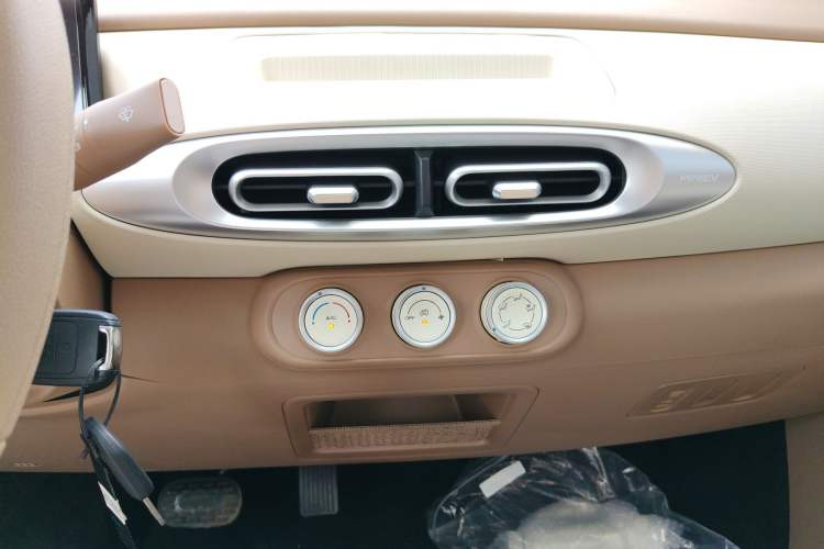 Used Wuling Hongguang MINIEV 2025 Four-Door Version Advanced Edition
