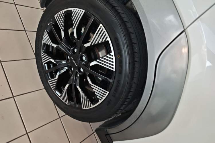 Used AION Y 2022 70 Tech Edition Lithium Iron Phosphate
