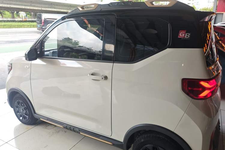 Used Wuling Hongguang MINIEV 2022 GAMEBOY 200km Gaming Edition with Lithium Iron Phosphate
