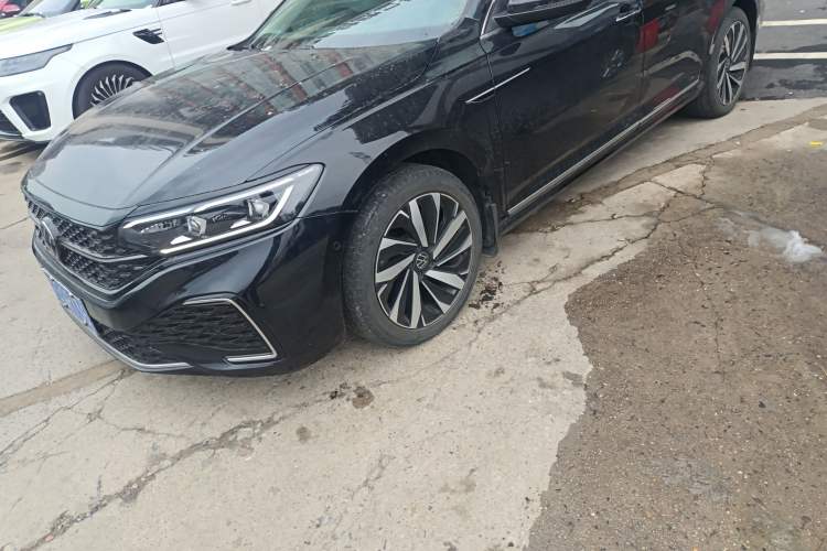 Used Volkswagen Passat 2022 330TSI Starry Luxury Edition – Exclusive Special Edition