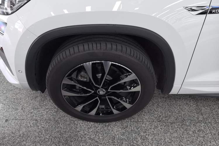 Used Skoda Kodiaq 2024 TSI330 5-Seater Two-Wheel-Drive Luxury Edition
