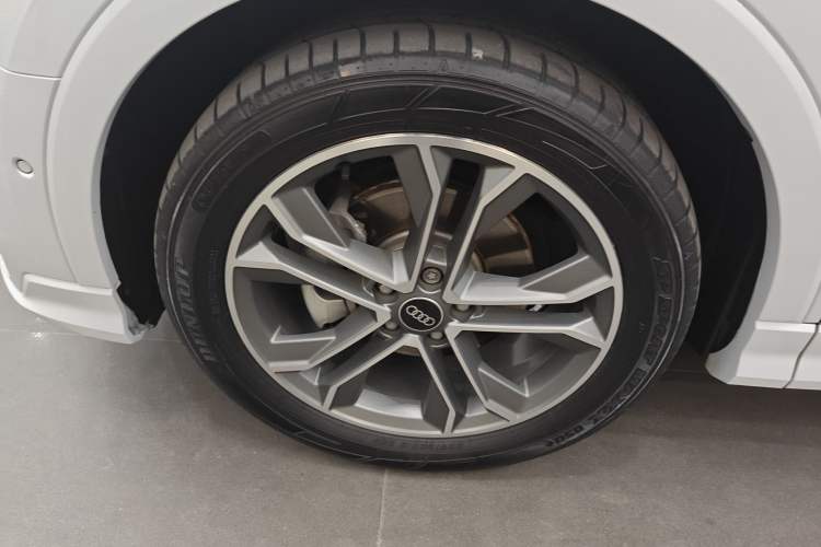 Used Audi Q3 2022 40 TFSI Fashion Dynamic Model
