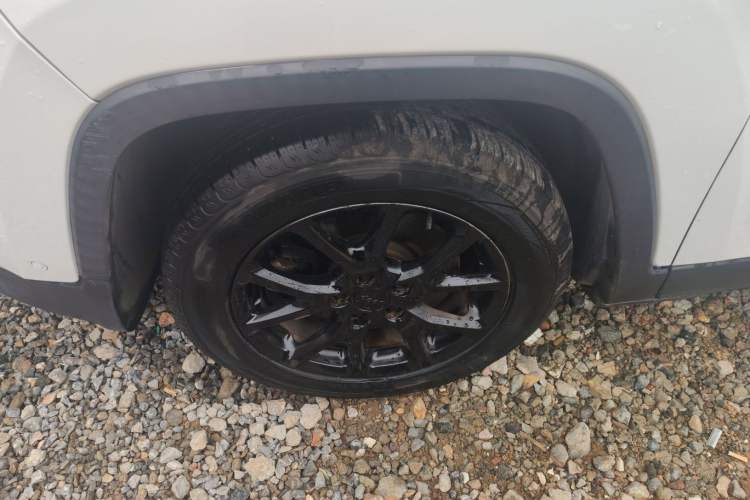 Used  Cherokee 2016 2.4L Leading Edition