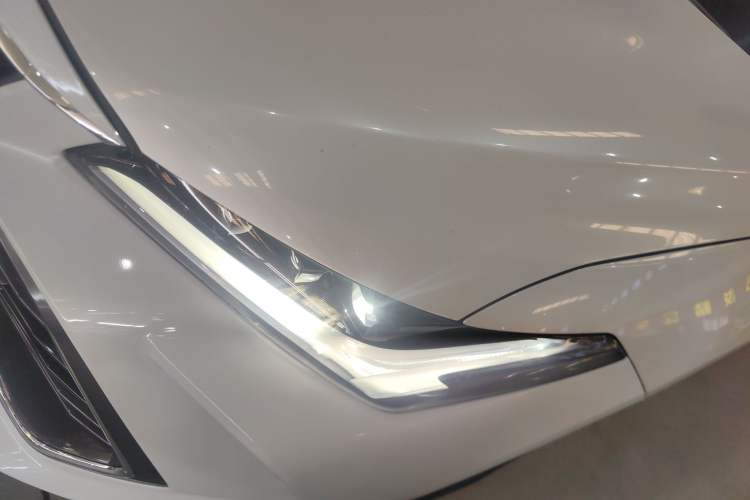 Used Toyota Avalon 2023 Dual-Engine 2.5L Luxury Edition
