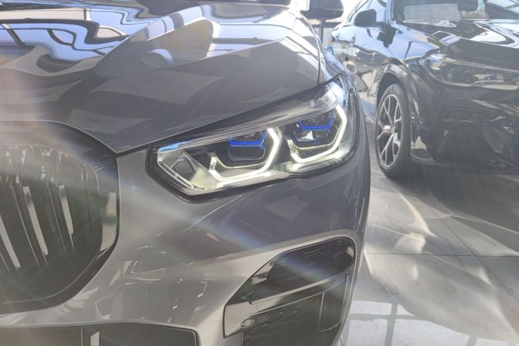 Used BMW X5 2022 xDrive 30Li Luxury M Sport Package
