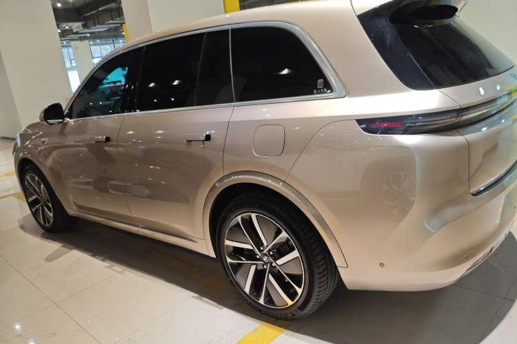 Used Li Auto L8 2023 Pro Model
