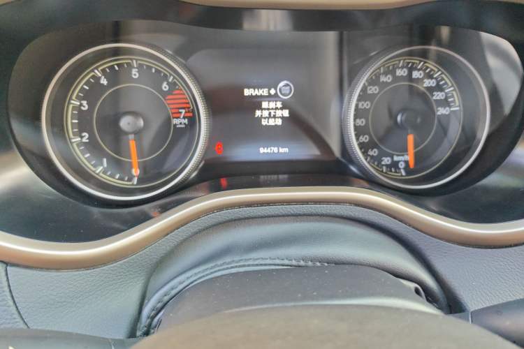 Used  Cherokee 2016 2.0L Smart Version
