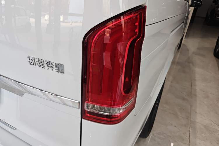 Used Mercedes-Benz V-Class 2017 V 260 L Prestige Extended Edition
