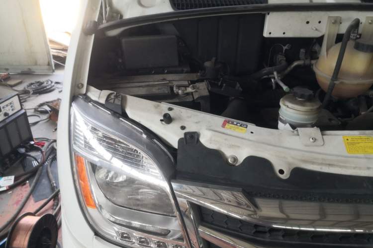 Used SAIC MAXUS Xintu V80 2019 2.0T Plus 6-Speed Manual – Aoyuntong Short Wheelbase Ultra-Low Roof 5/6-Seater
