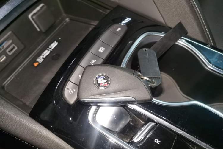 Used Buick Envision 2022 Encore Plus 652T Five-Seat All-Wheel-Drive Luxury Model