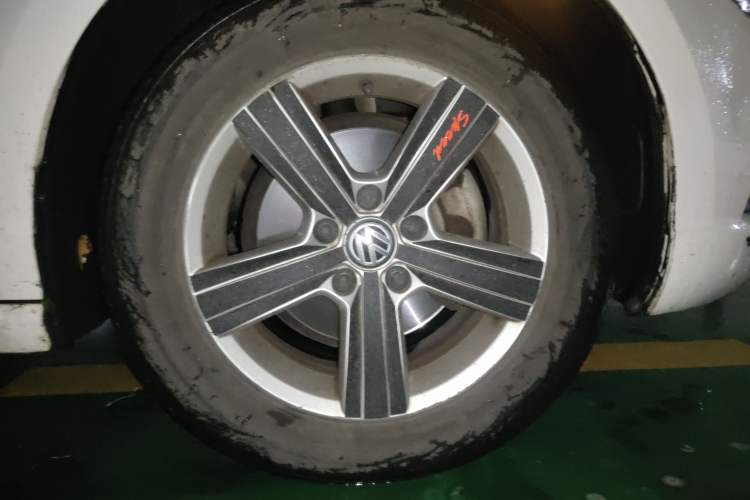 Used Volkswagen Lamando 2015 230TSI DSG Fashion Edition