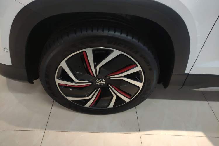 Used Volkswagen Tharu 2023 300TSI Two-Wheel-Drive Moon Luxury Edition