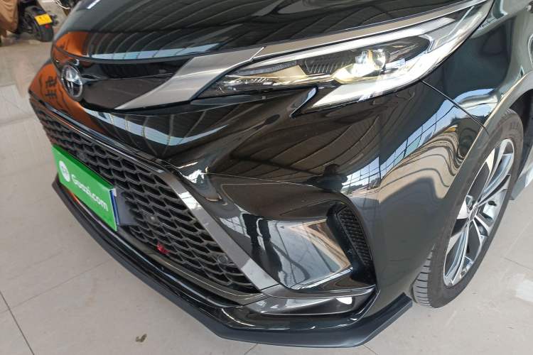 Used Toyota Granvia 2024 2.5L Hybrid Prestige PLUS Edition