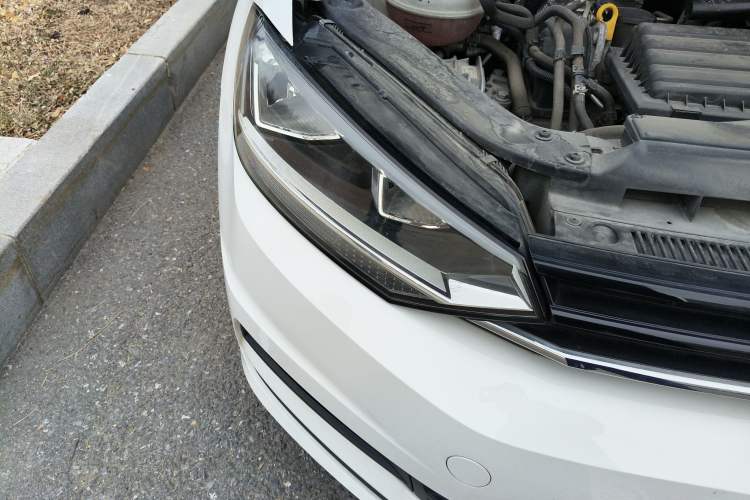 Used Volkswagen Touran 2016 Volkswagen Touran L 280TSI Manual Trend Edition
