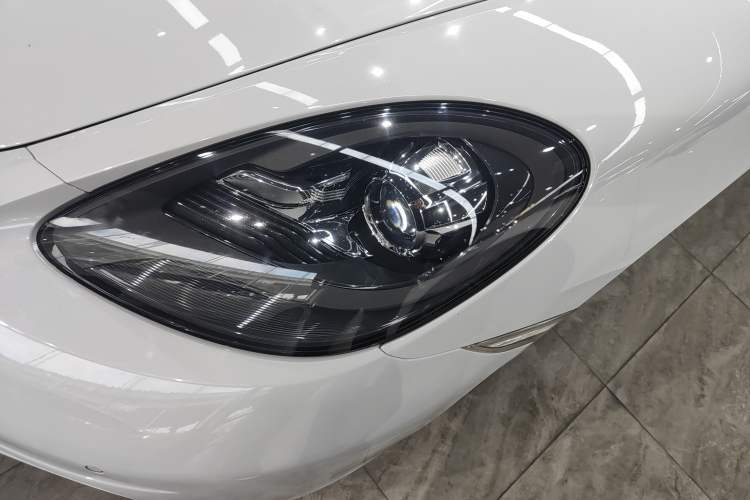 Used Porsche 718 2016 Cayman 2.0T
