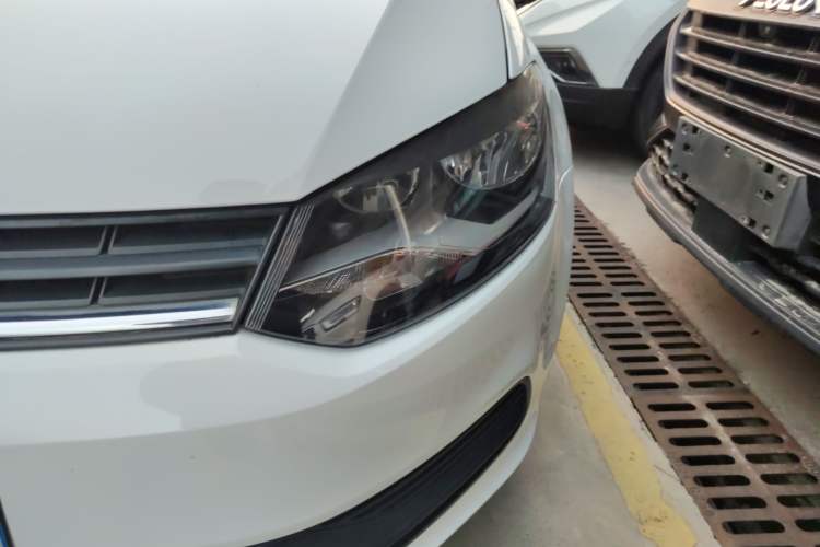 Used Volkswagen Polo 2016 1.4L Manual Fashion Model