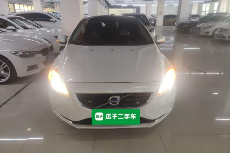 Used Volvo V40 2016 T3 Zhiyi Edition