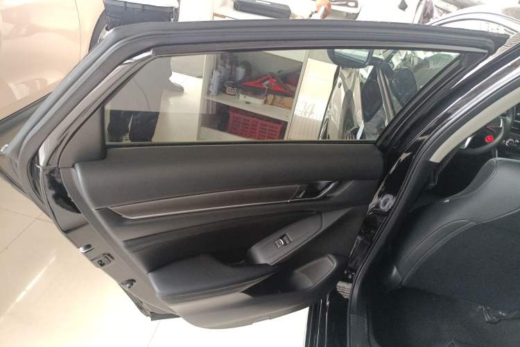 Used Honda Accord 2018 230TURBO Comfort Version National V
