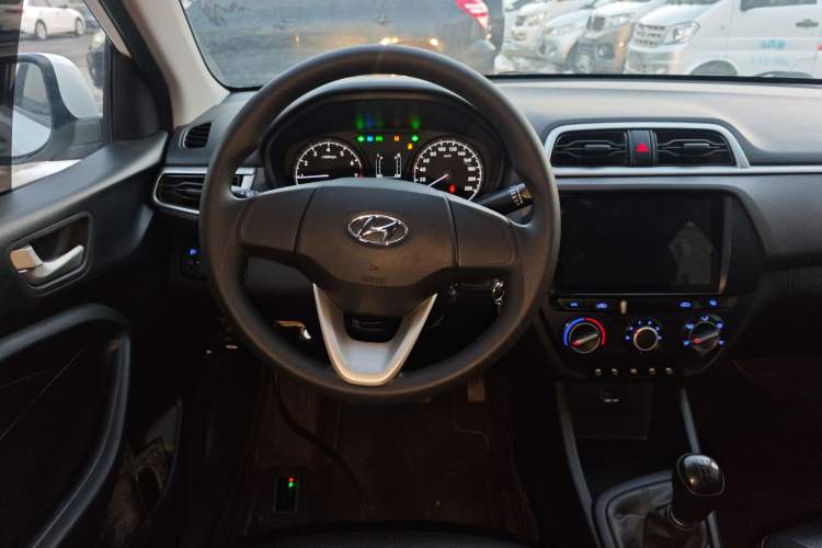 Used Hyundai Verna 2017 1.4L Manual Refreshed Version China V Standard
