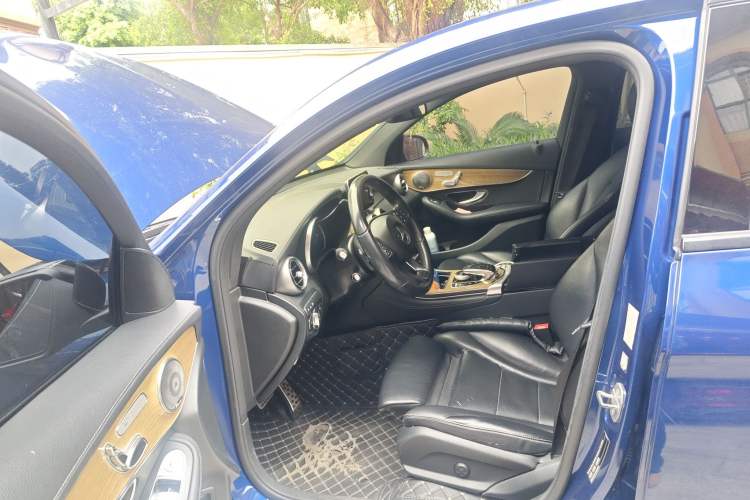 Used Mercedes-Benz GLC Coupe 2017 GLC 260 4MATIC Coupe SUV
