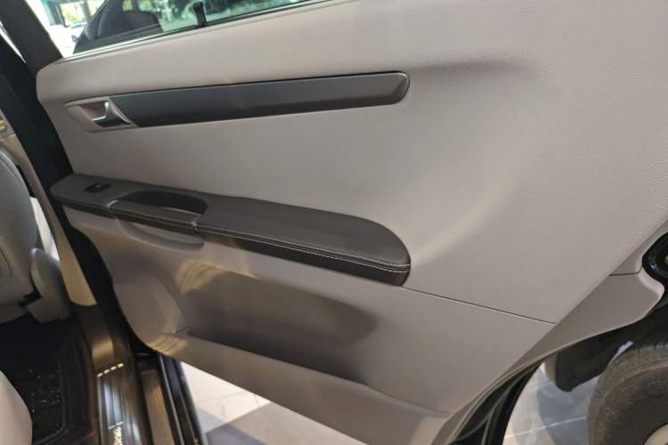 Used Mercedes-Benz R-Class 2014 R 320 4MATIC Business Model