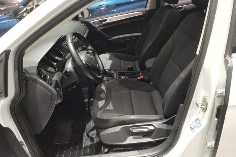 Used Volkswagen Golf 2018 1.6L Automatic Comfort Model
