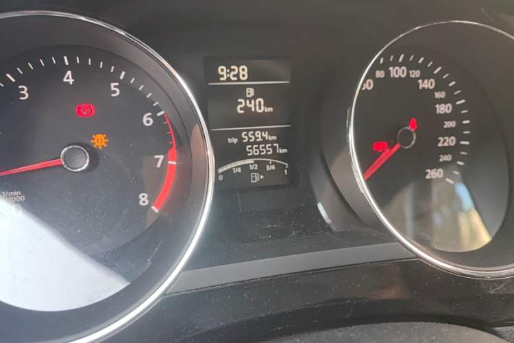 Used Volkswagen Sagitar 2015 1.6L Manual Comfort Model