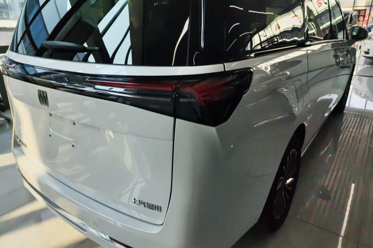 Used Buick GL8 New Energy 2025 Lu Shang Luxury Edition 7-Seater