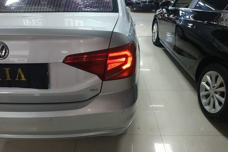 Used Volkswagen Jetta 2017 1.5L Automatic Fashion Model