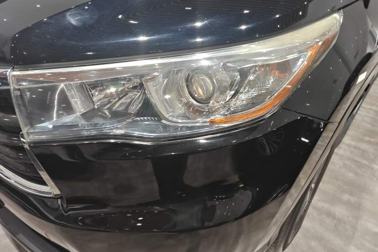 Used Toyota Highlander 2017 2.0T Two-Wheel Drive Elite Edition 5 Seats