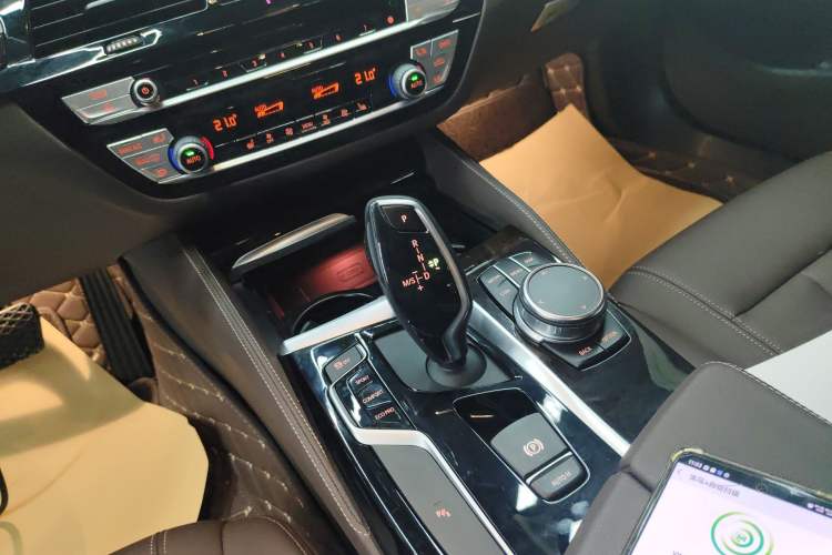 Used BMW 5 Series 2020 525Li Luxury Package
