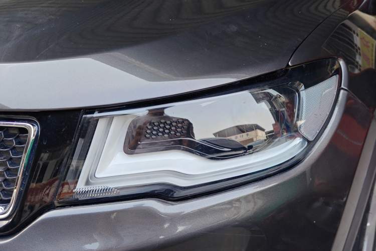 Used  Compass 2017 200T Automatic Family Edition
