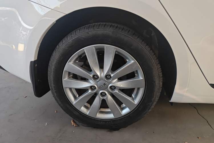 Used Kia K3 2015 1.6L Automatic GLS
