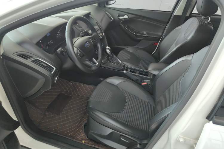 Used Ford Focus 2018 Hatchback Classic 1.6L Automatic Trendy SmartDrive Edition